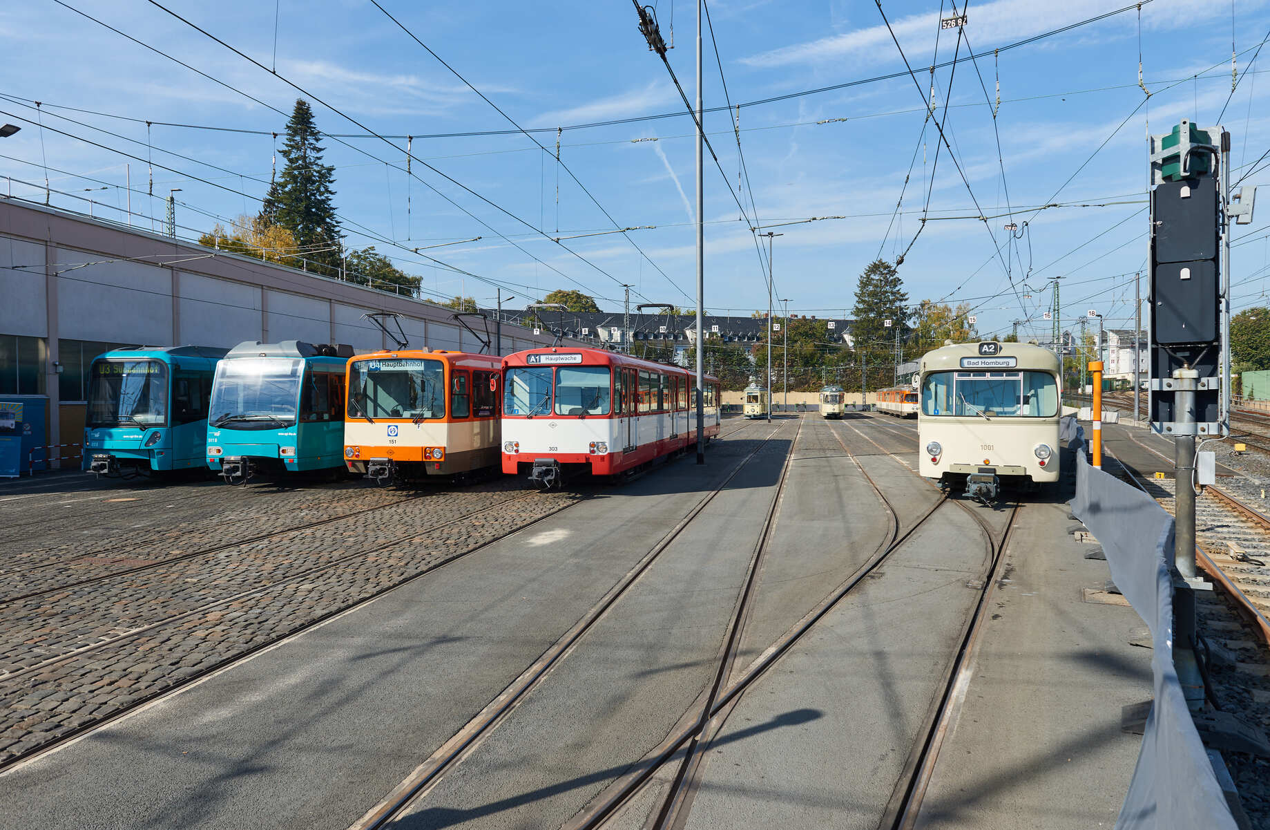 Fahrzeugschau Heddernheim Verschiedene Fahrzeuge der VGF